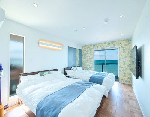 寝室２：ダブルベッド2台のお部屋です