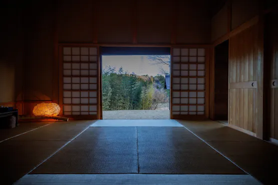 静寂に包まれる和の寝室