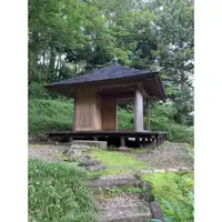 森に佇む静寂の茶室