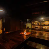 囲炉裏が灯る、里山の食空間