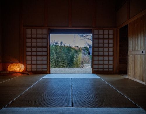 静寂と自然に抱かれる和室