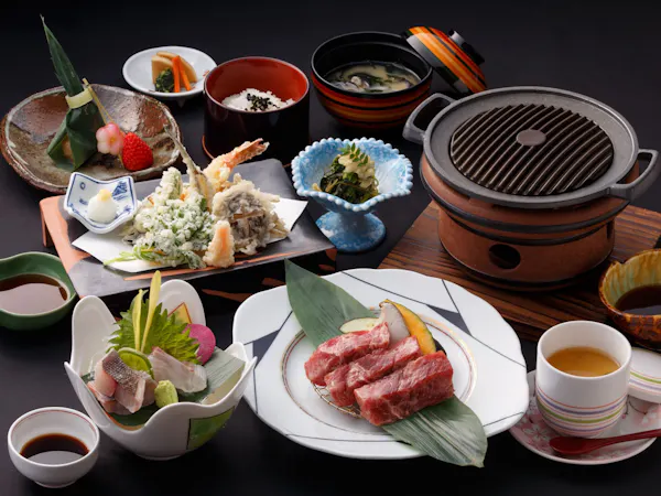 海の目の前のヴィラを1棟貸し 夕朝食付き レストランあまのゆプラン