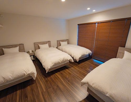 洋室1 シングルサイズベット 4台