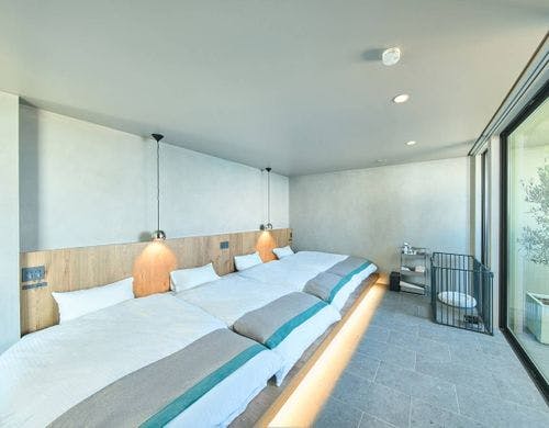 【villa1】寝室：シングルベッド4台