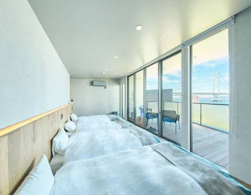 【villa2】寝室：シングルベッド4台