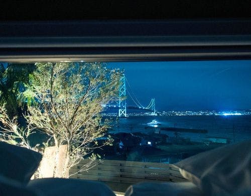 【base3】明石海峡大橋と淡路島の海を一望