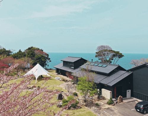 日本海を見下ろすロケーション