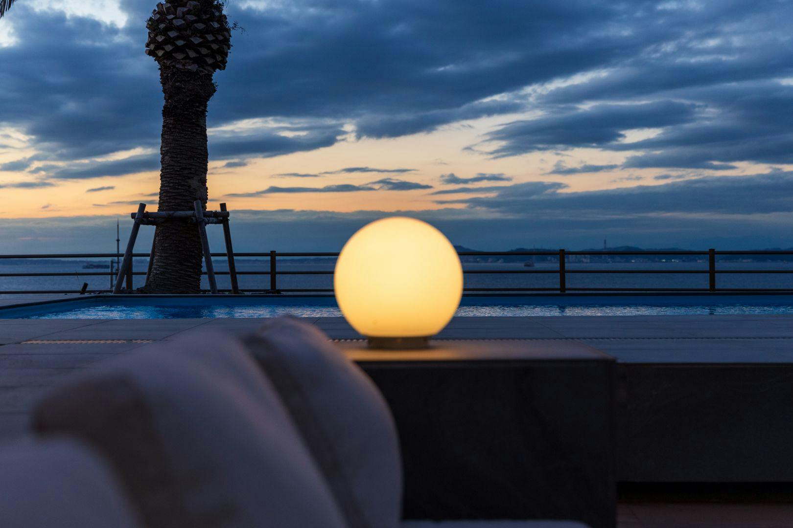 テラスでなにもしない贅沢を。