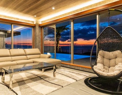 お部屋のどこにいても海を眺められます。