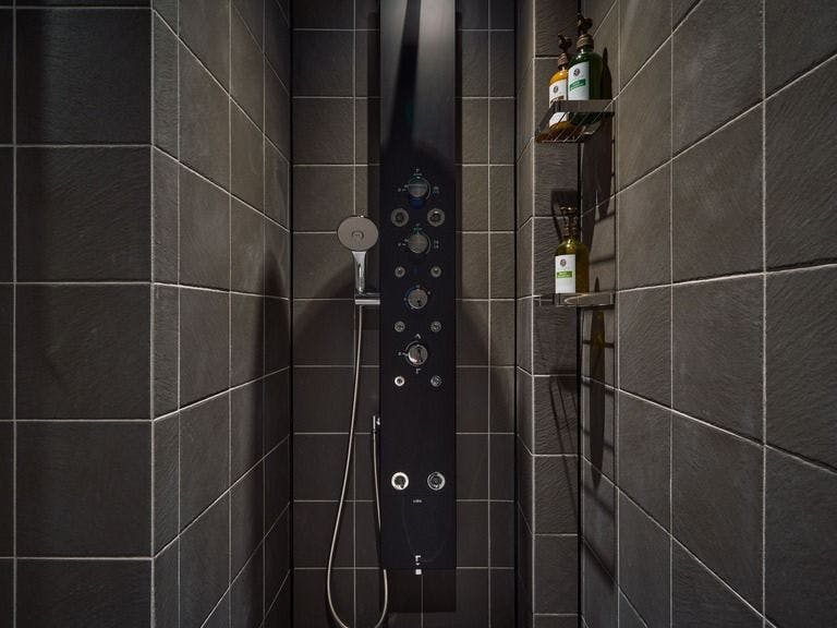 豪華なラグジュアリーシャワーを堪能可能！