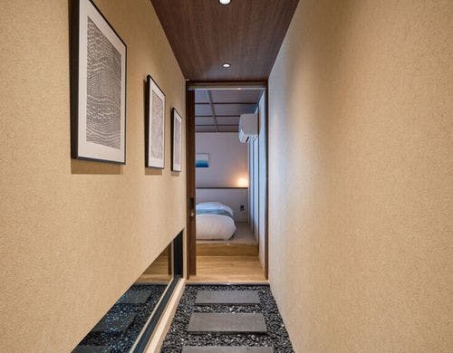 バスルームと寝室①を繋ぐ廊下