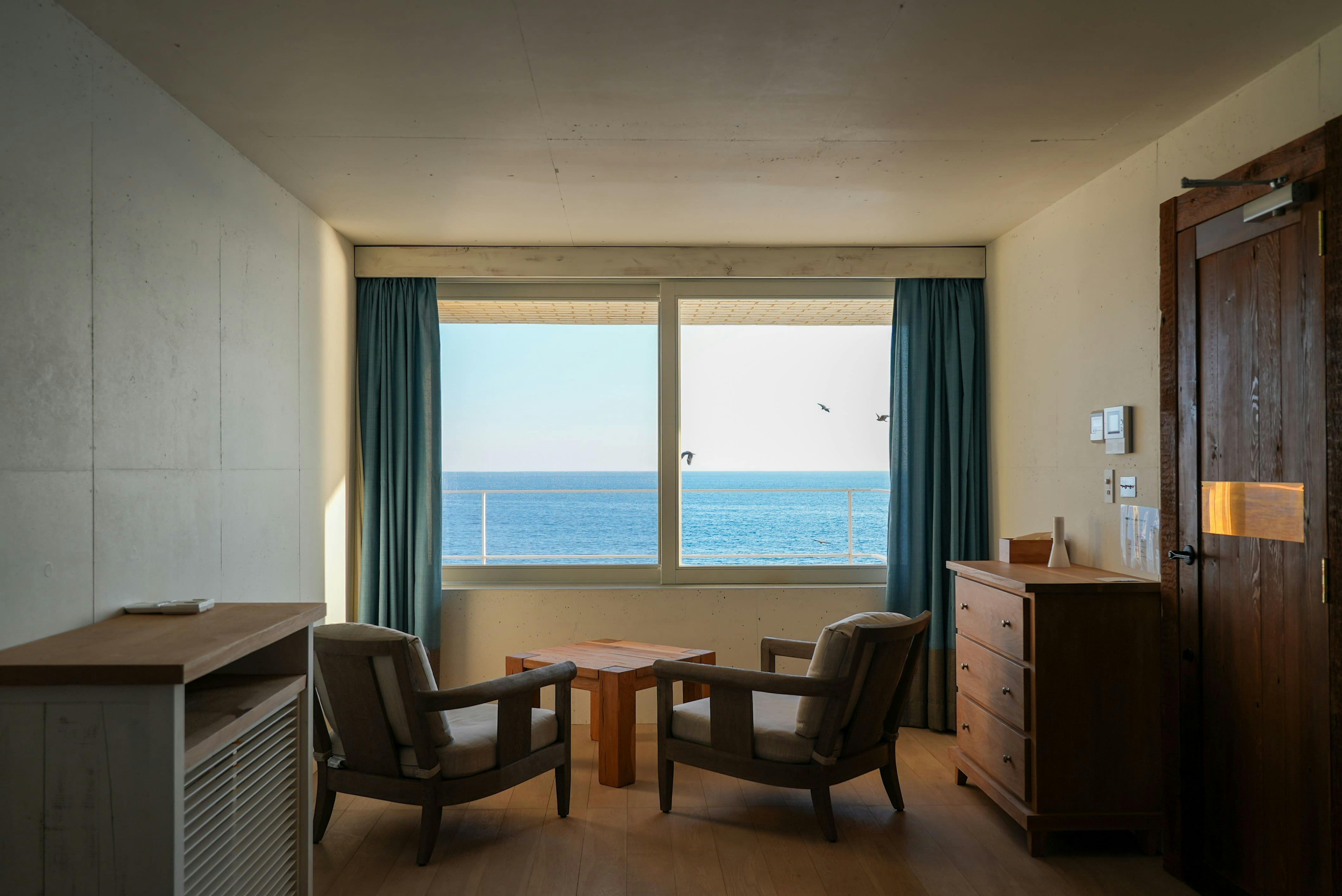 SEA WINDOW