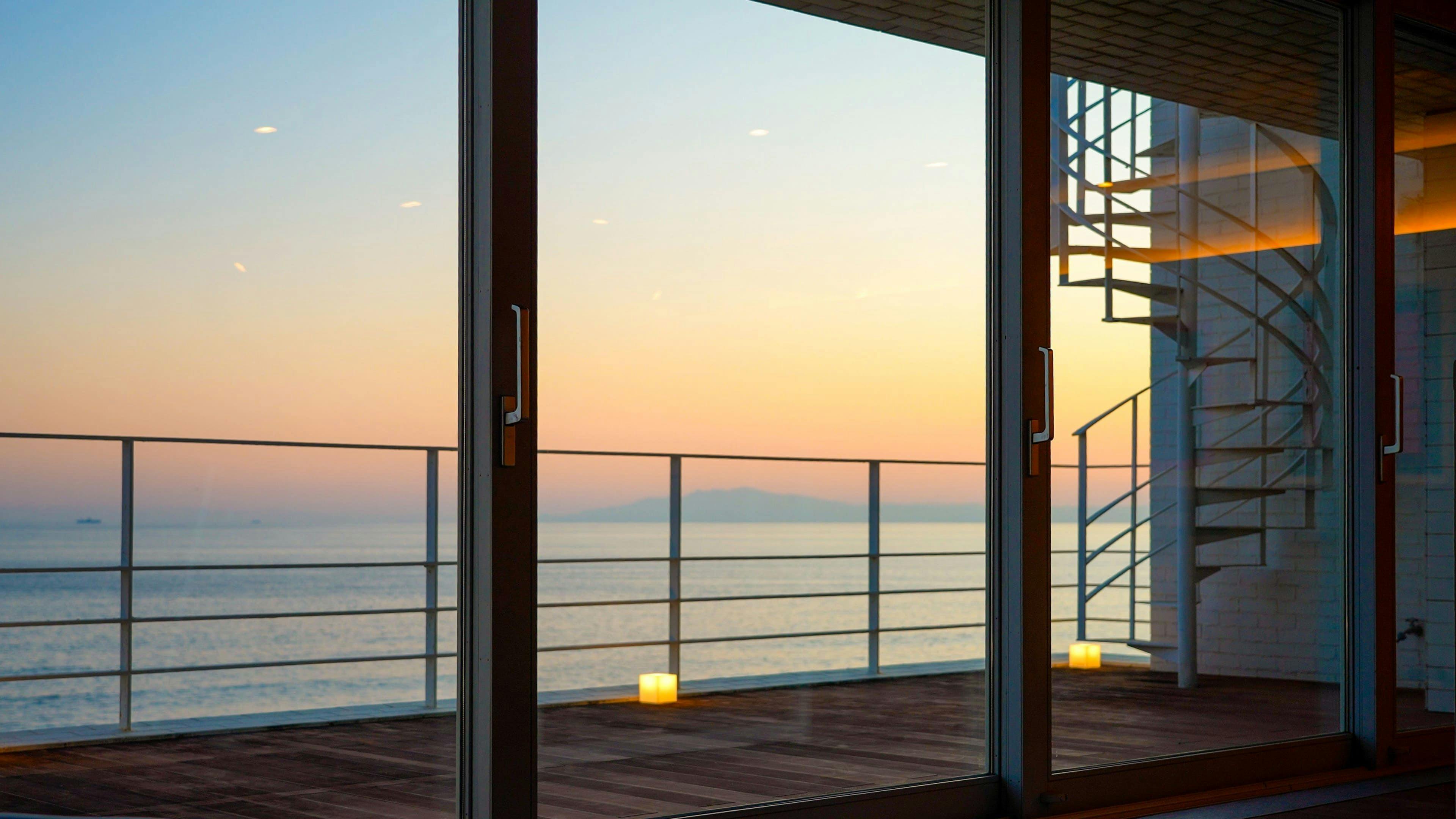 SEA WINDOW