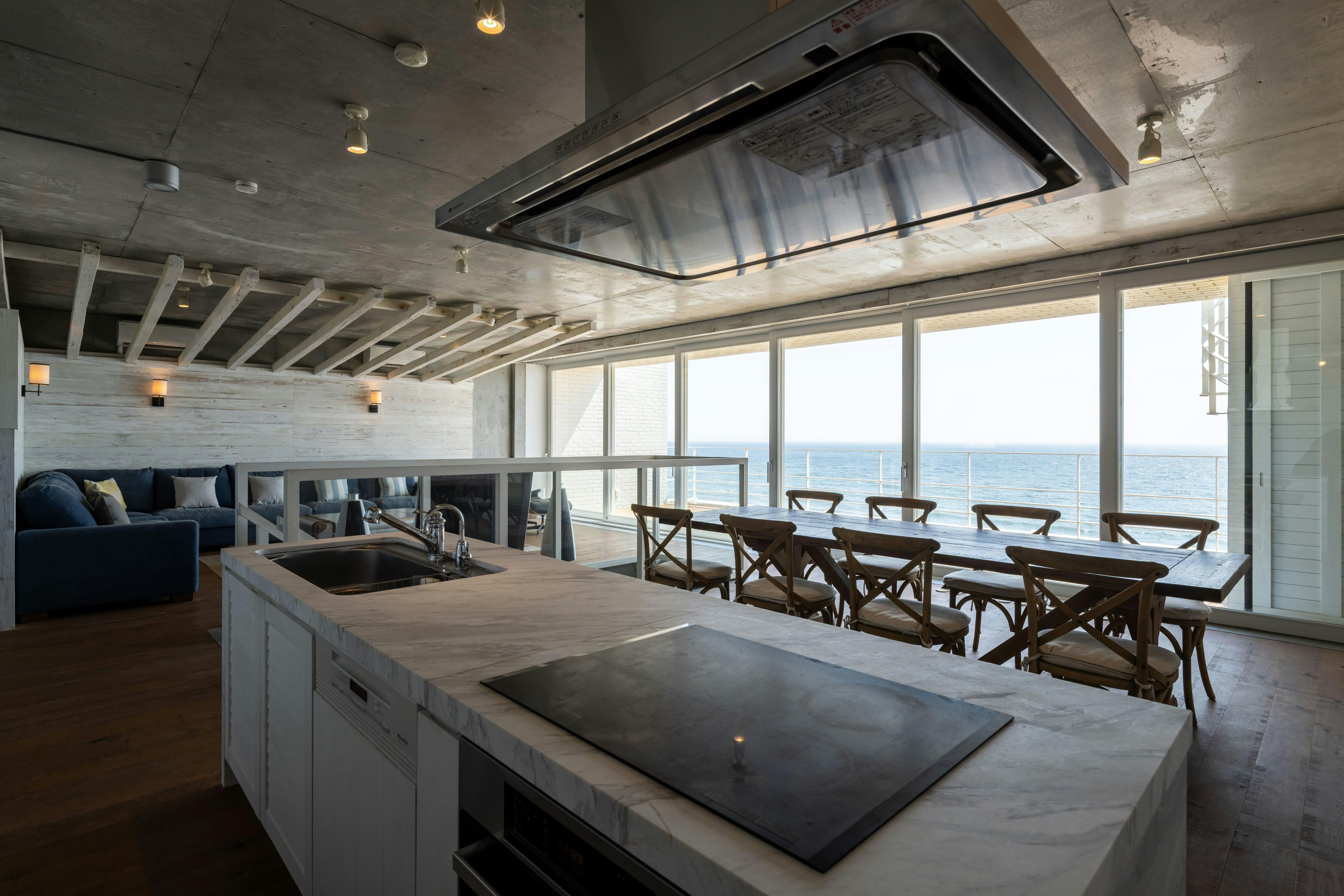 SEA WINDOW
