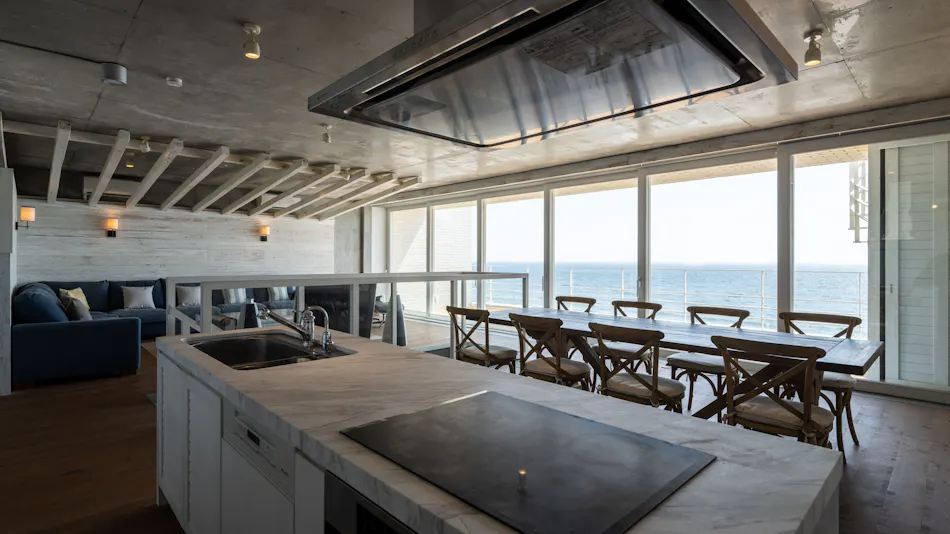 SEA WINDOW