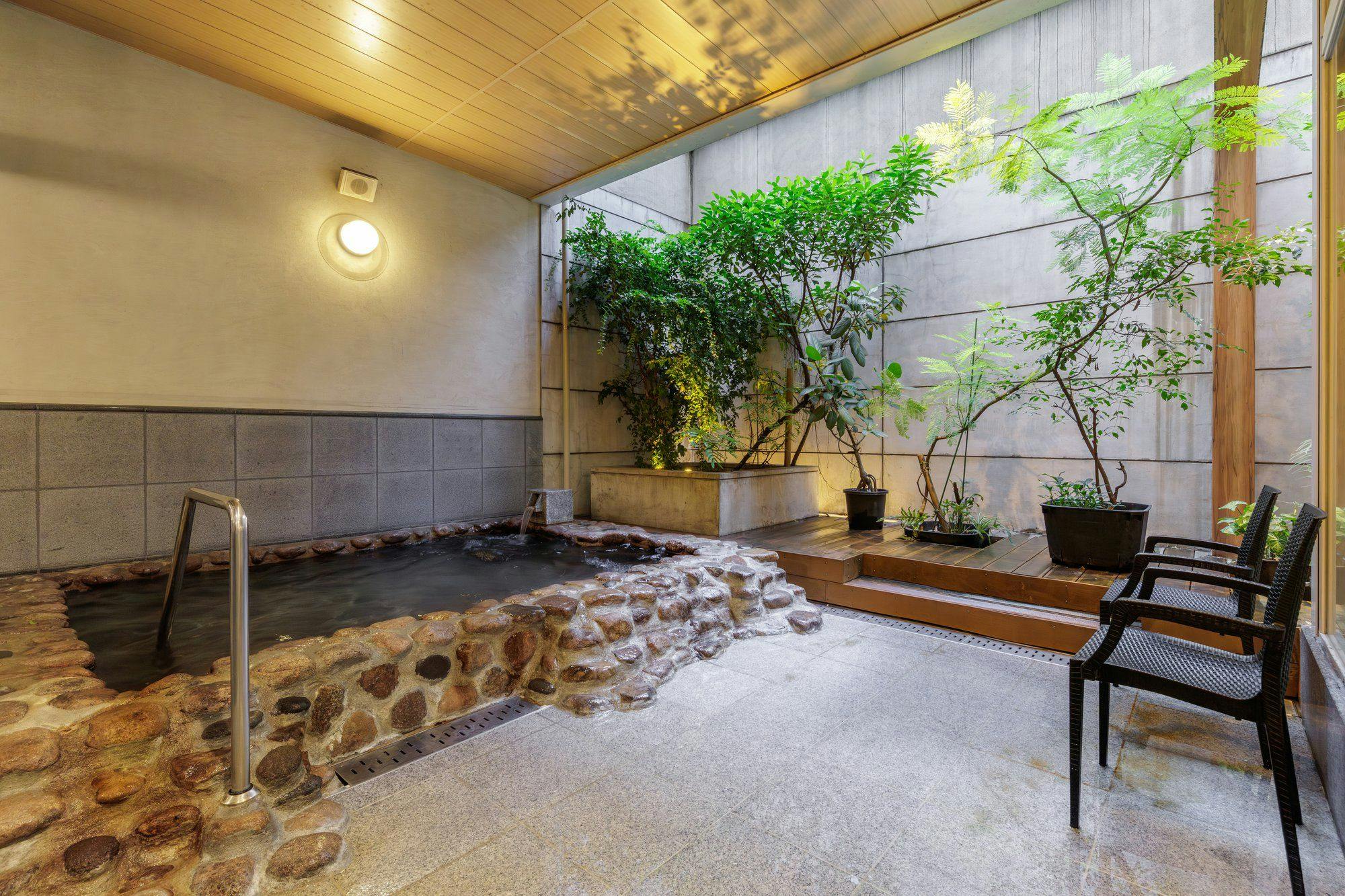 露天風呂　（女性）