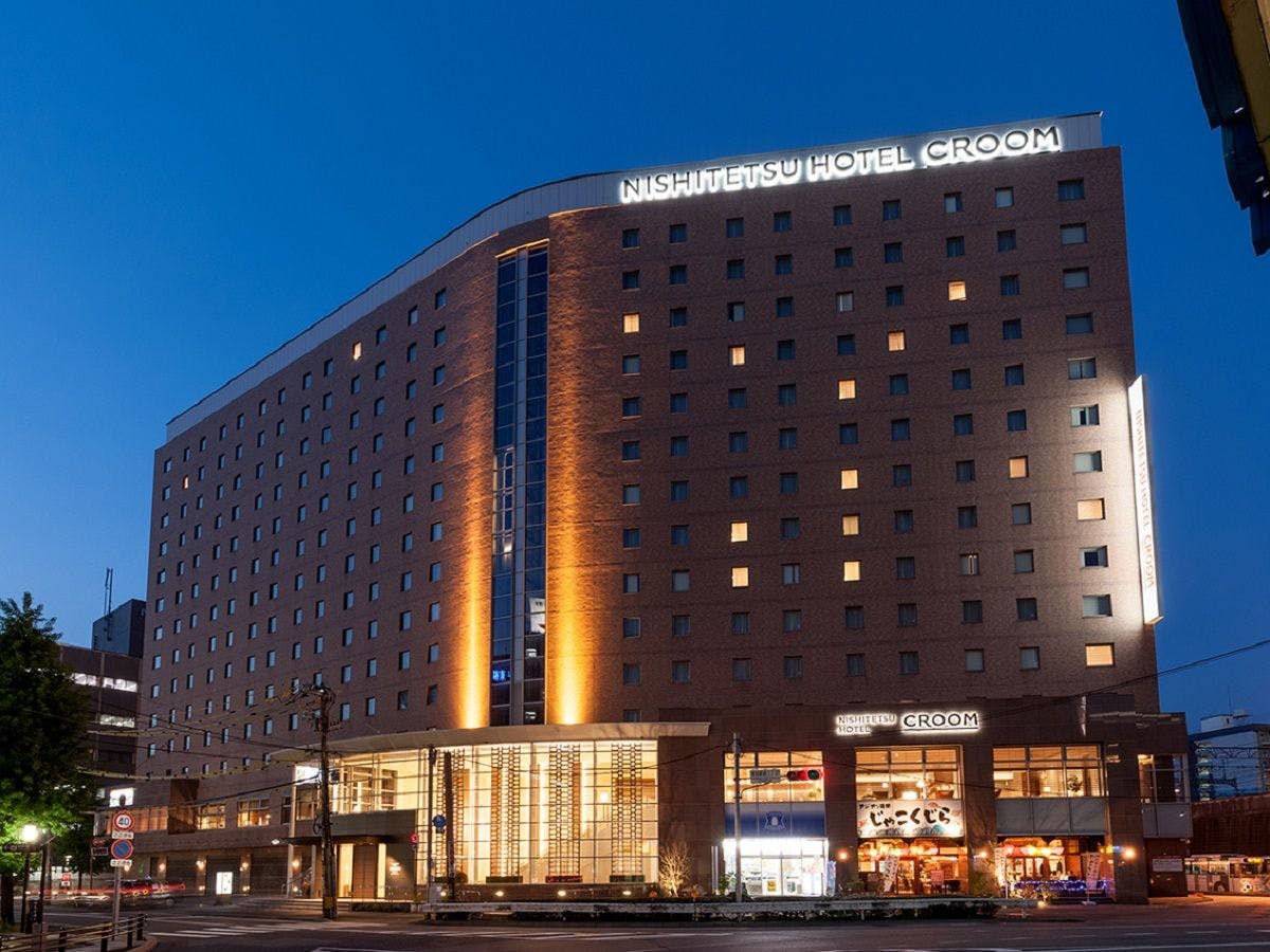 施設外観（夜）