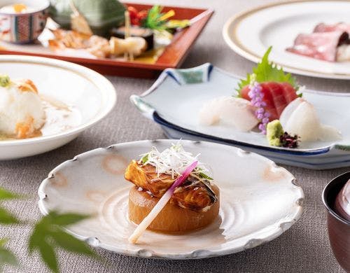 和食レストラン「椿山荘」お食事一例