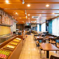 Kami juga berkomitmen dalam menciptakan layanan terbaik.