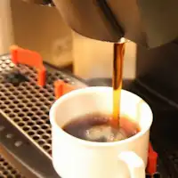 豆から挽く本格コーヒー