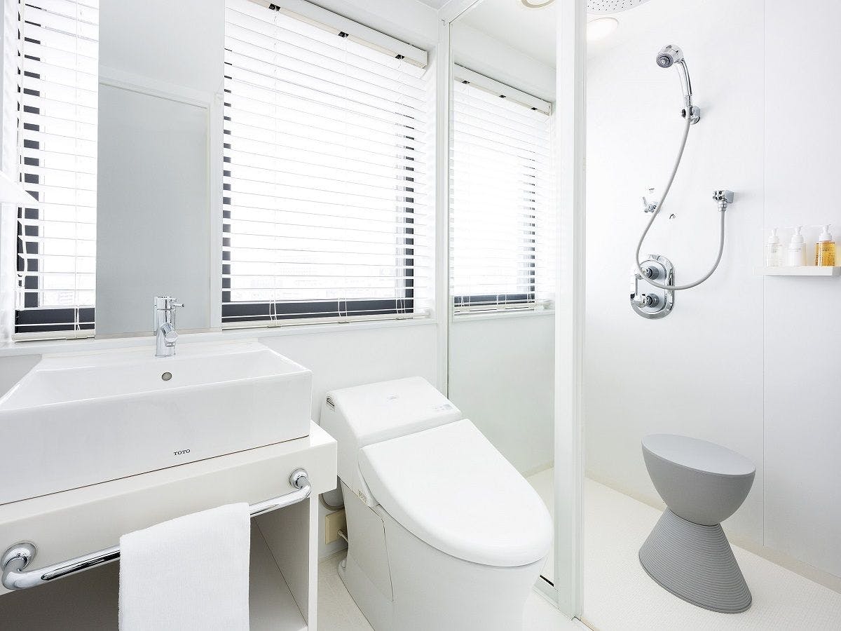 窓側シャワーブース