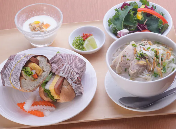 【朝食】バインミーのエスニック膳