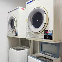 ร้านซักผ้าหยอดเหรียญ