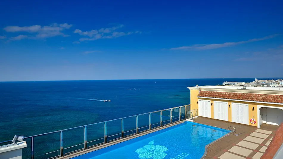 Vessel Hotel Campana Okinawa