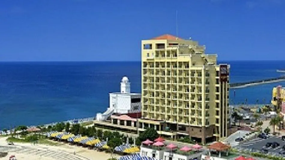 Vessel Hotel Campana Okinawa