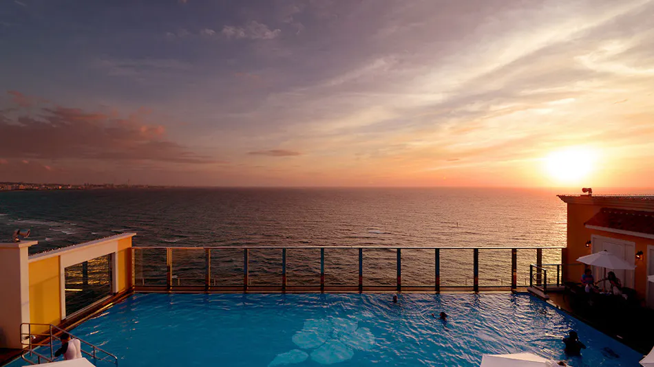 Vessel Hotel Campana Okinawa