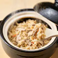ข้าวอบดาชิผักท้องถิ่นตามฤดูกาล