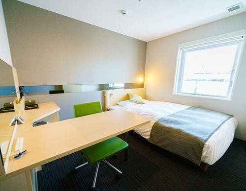 広いデスクでビジネスマンに大人気！