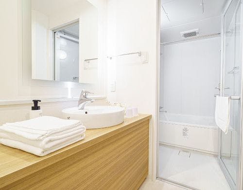 シモンズベッドとワイドバス