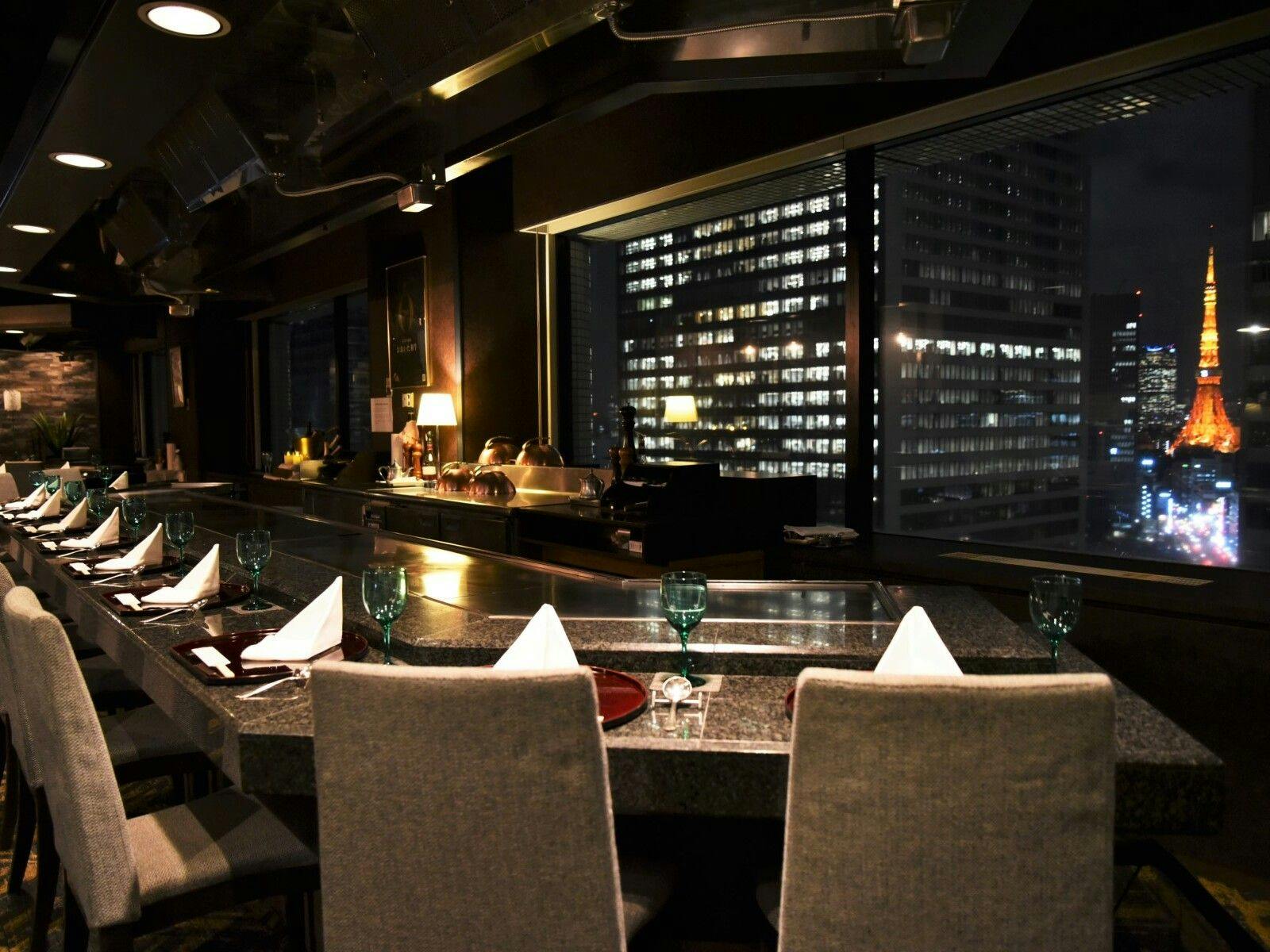 ภาพลักษณ์ของร้านอาหารเทปปันยากิชั้น 21