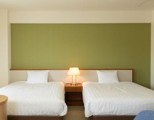 ツインルームベッド横