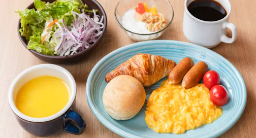 【30日前】東京駅から電車で1駅!コンビニ隣接で便利【朝食付き】