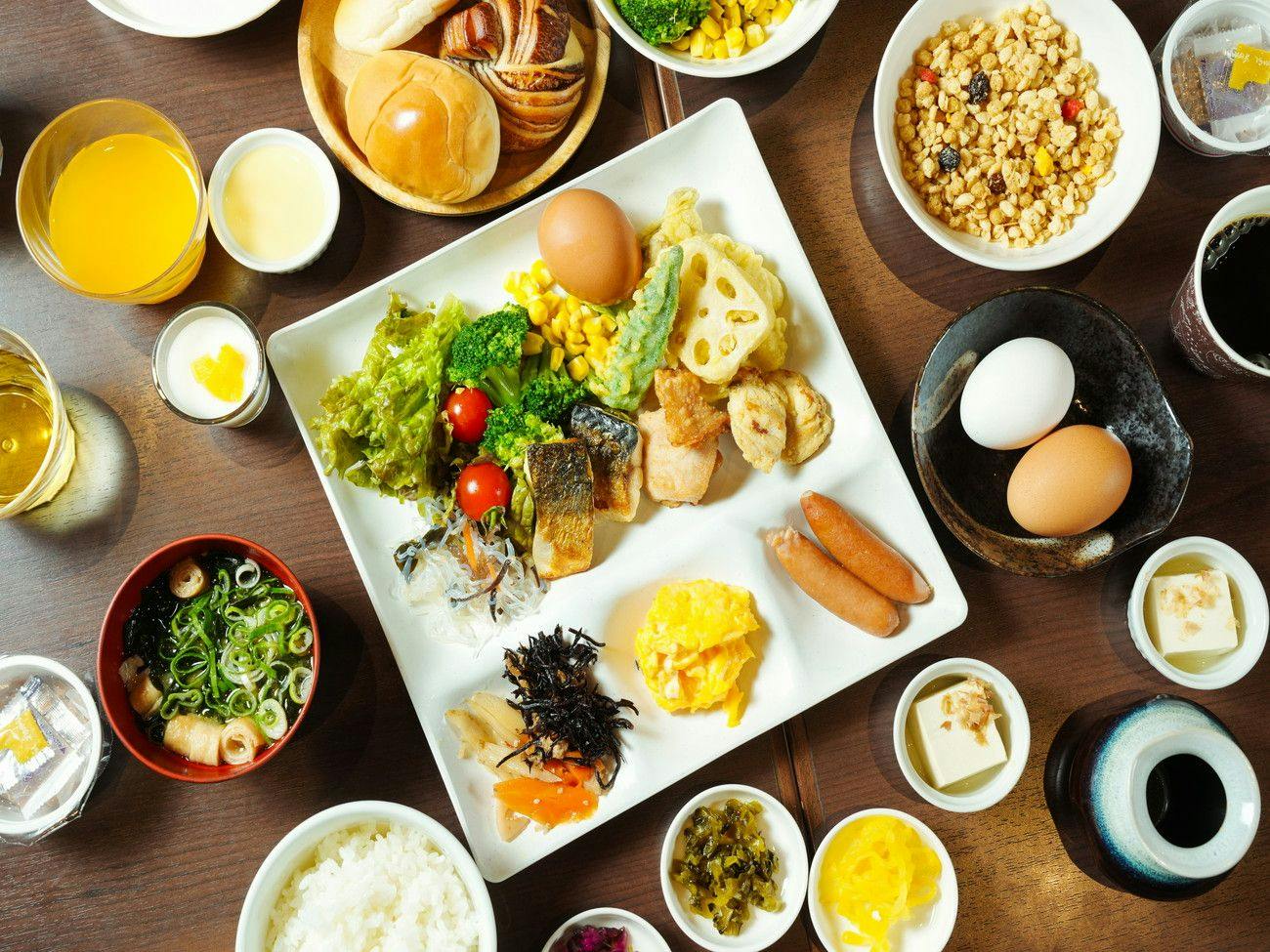 【朝食付き】大人気の30種類以上ビュッフェ付！名物「ふぐの西京焼き」が朝から食べ放題！