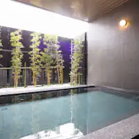 บ่อน้ำพุร้อนกลางแจ้ง (สำหรับผู้ชาย)