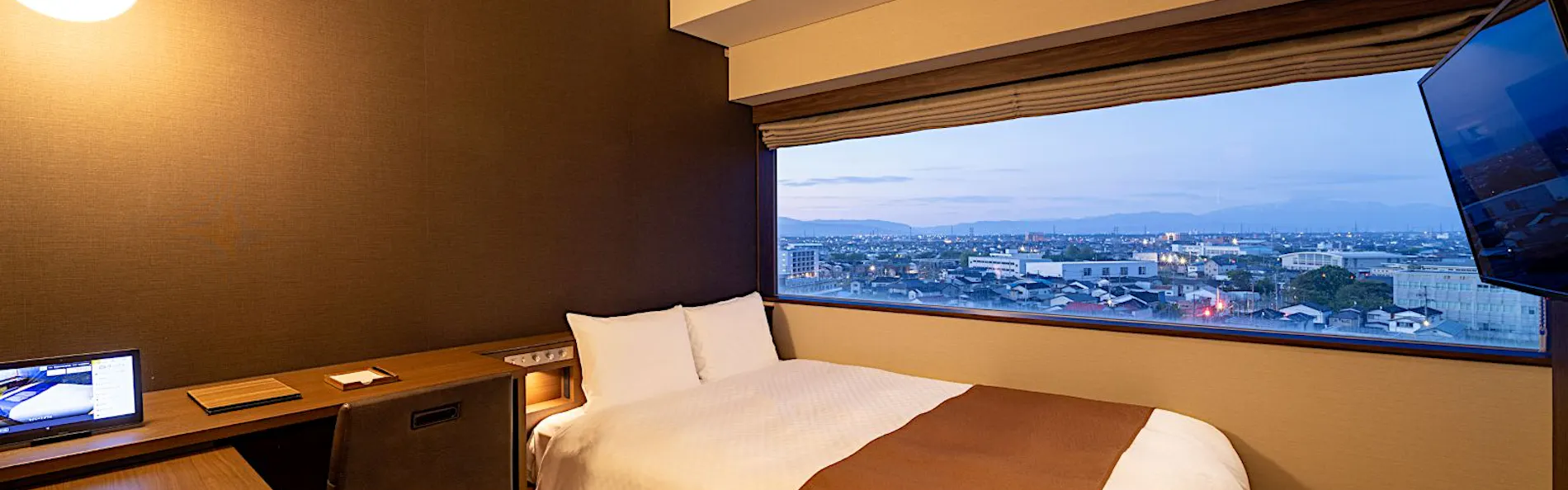 月のホテル