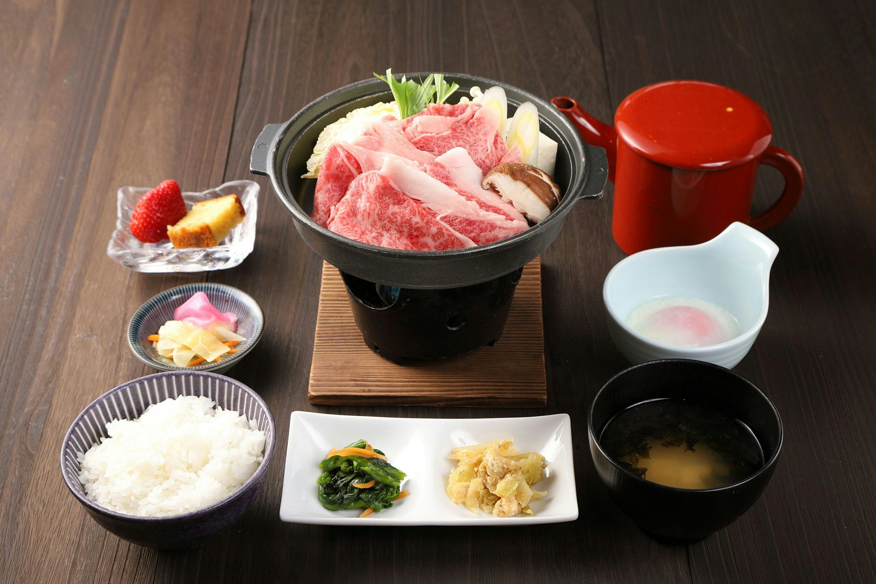 月のホテル