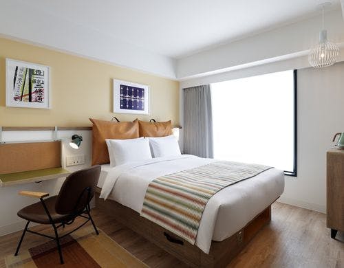 客室：クイーンルーム