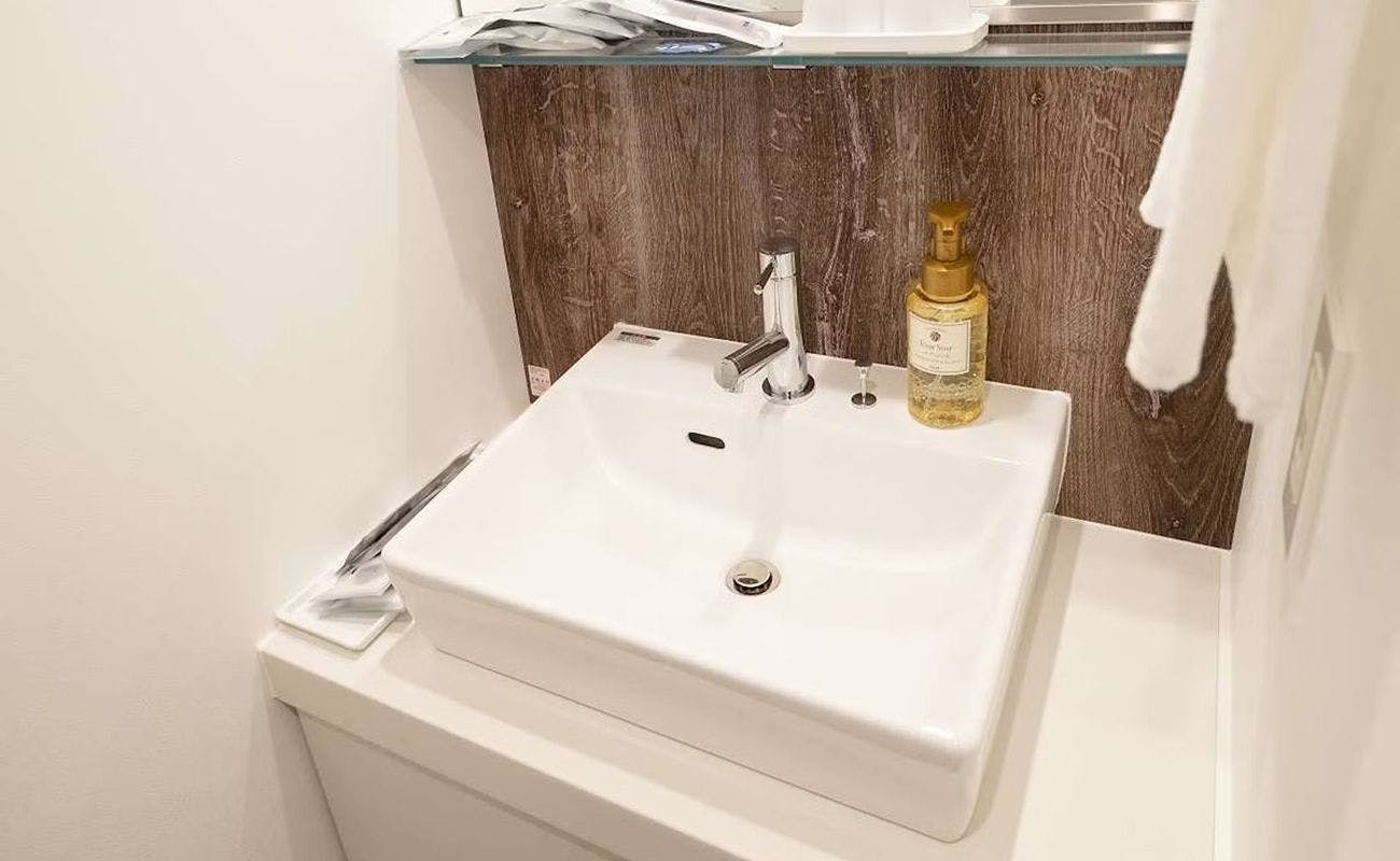 Contoh bilik mandi dan sinki jenis berasingan