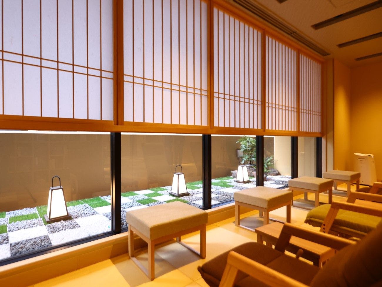 【ภายในอาคาร】มุมห้องสมุด - ชั้น 2