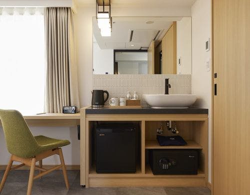 ゆとりのあるシャワースペースとトイレ付き