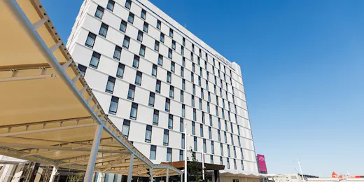 JR East Hotel Mets Premier Makuhari Toyosuna