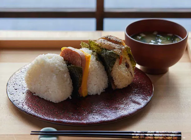 Breakfast (Omusubi rice balls)