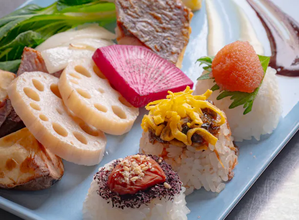 食べるのが楽しみになる色鮮やかな朝食
