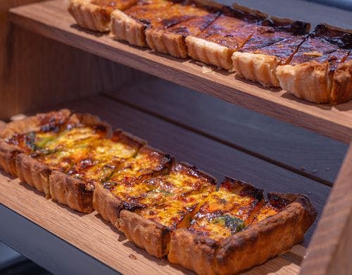 サクッとおいしいキッシュもご用意