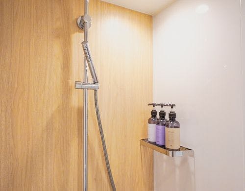 シャワールーム