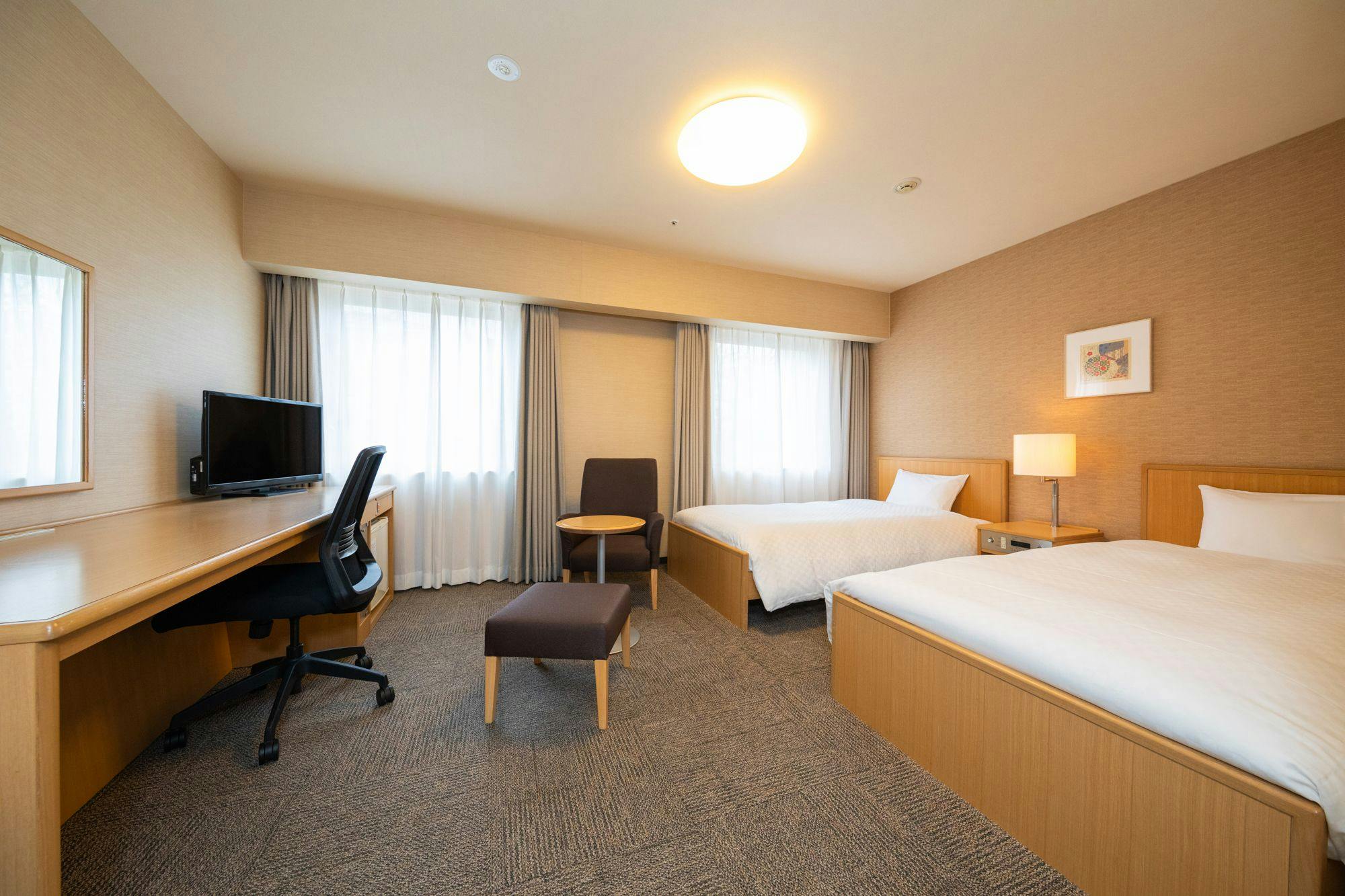 ยูนิเวอร์แซลทวิน ปลอดบุหรี่